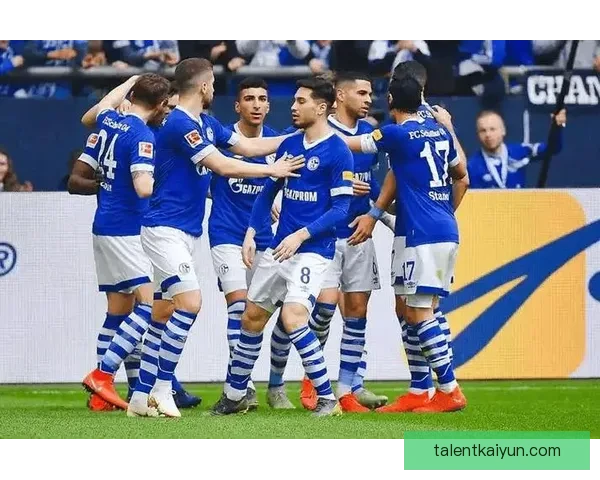 英超莱斯特王朝面临挑战，状态回暖值得关注